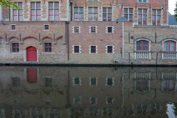 Belgique Bruges reflet dans le canal